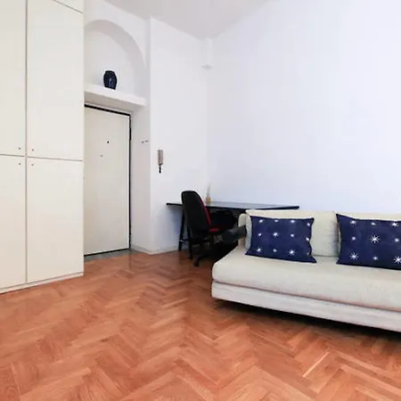 Appartement In Via Tortona Milan